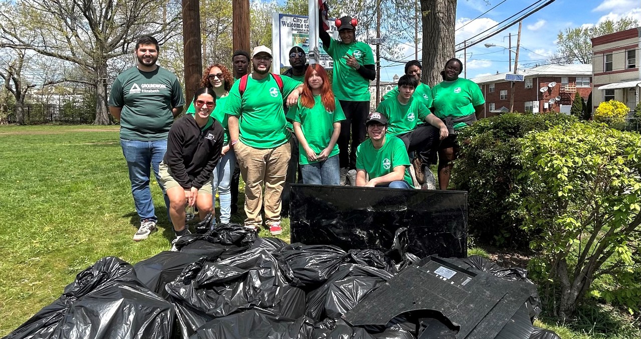 Elizabeth Earth Day Clean Up: Community & Corporate Volunteers